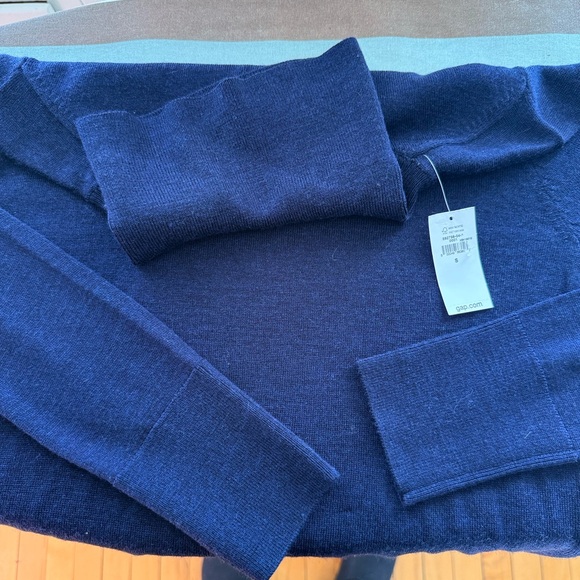 Gap washable Merino Wool, Navy Blue Turtleneck, NWT - Picture 2 of 4